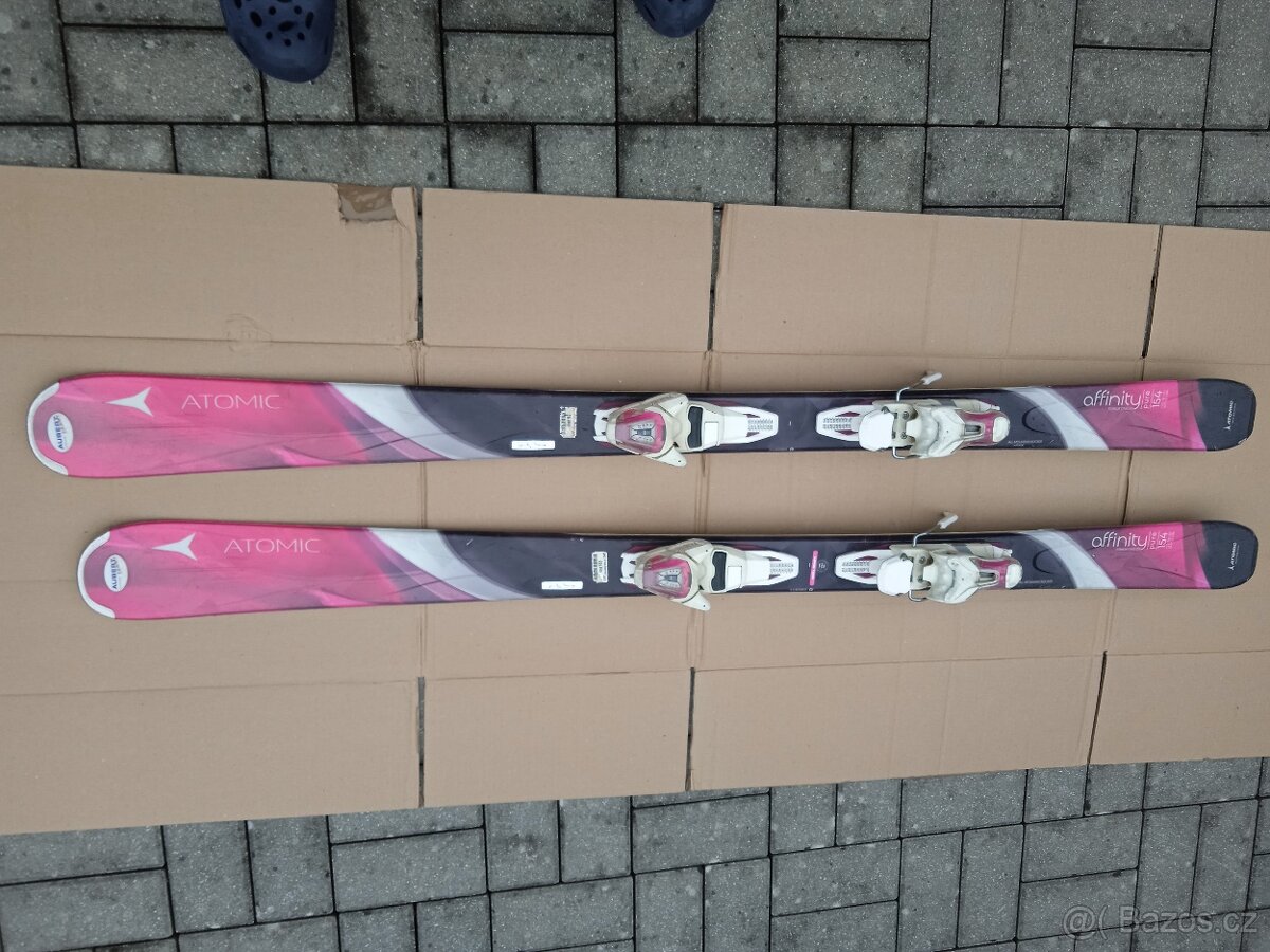 Lyže Atomic 154 cm
