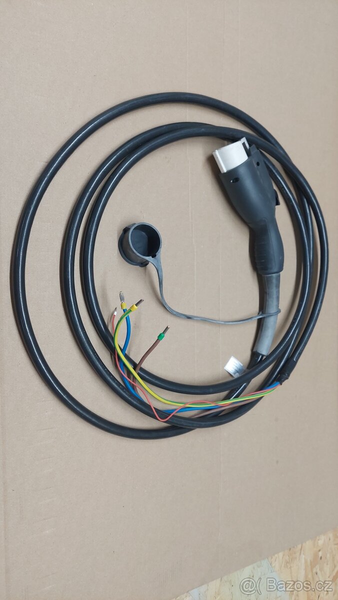 Nabíjecí kabel TYP 1 používaný pro Fiat 500e