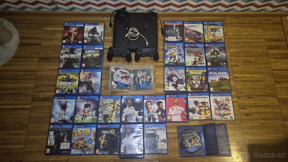 PlayStation PS4 500GB + druhý ovladač a PS4 Hry