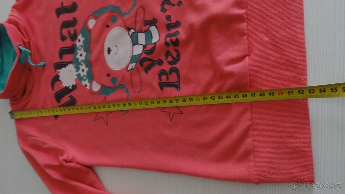 Mikiny vel.128/134,  a svetřík vel. 134/140