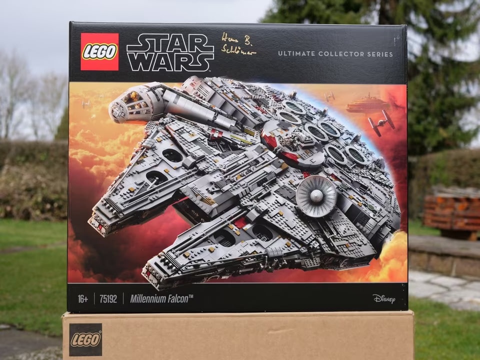 LEGO Star Wars 75192 UCS Millennium Falcon