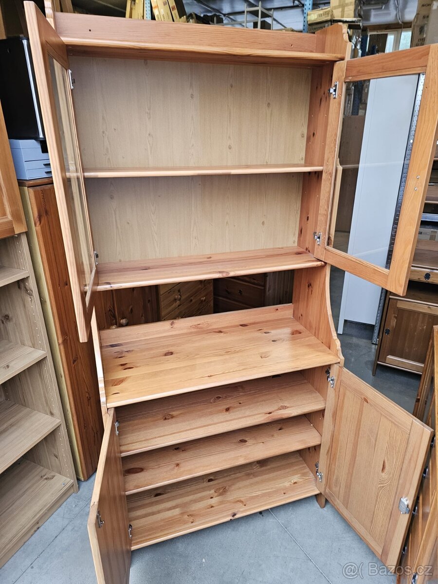 VITRÍNA IKEA LEKSVIK