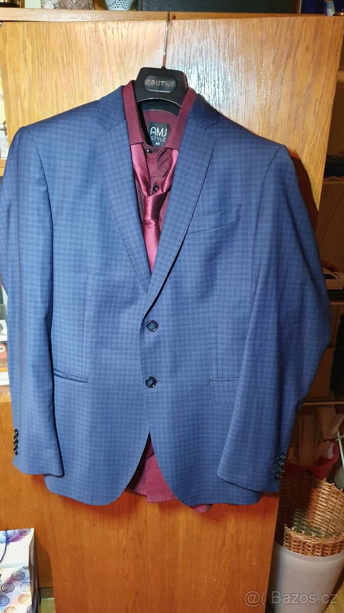 Kvalitní nový pánský oblek zn.Koutný + košile a kravata
