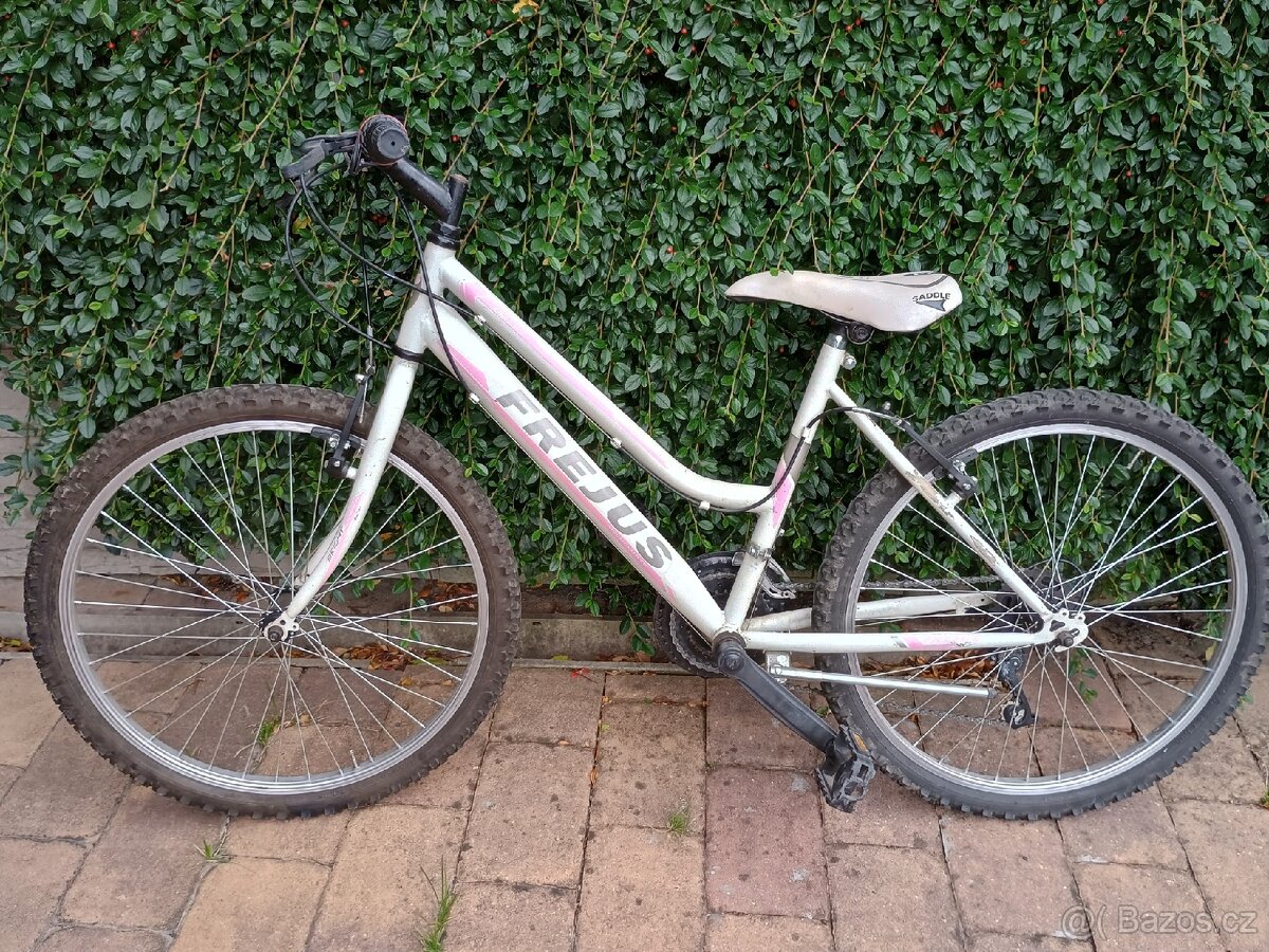 Dětské dívčí kolo Frejus velikost 24