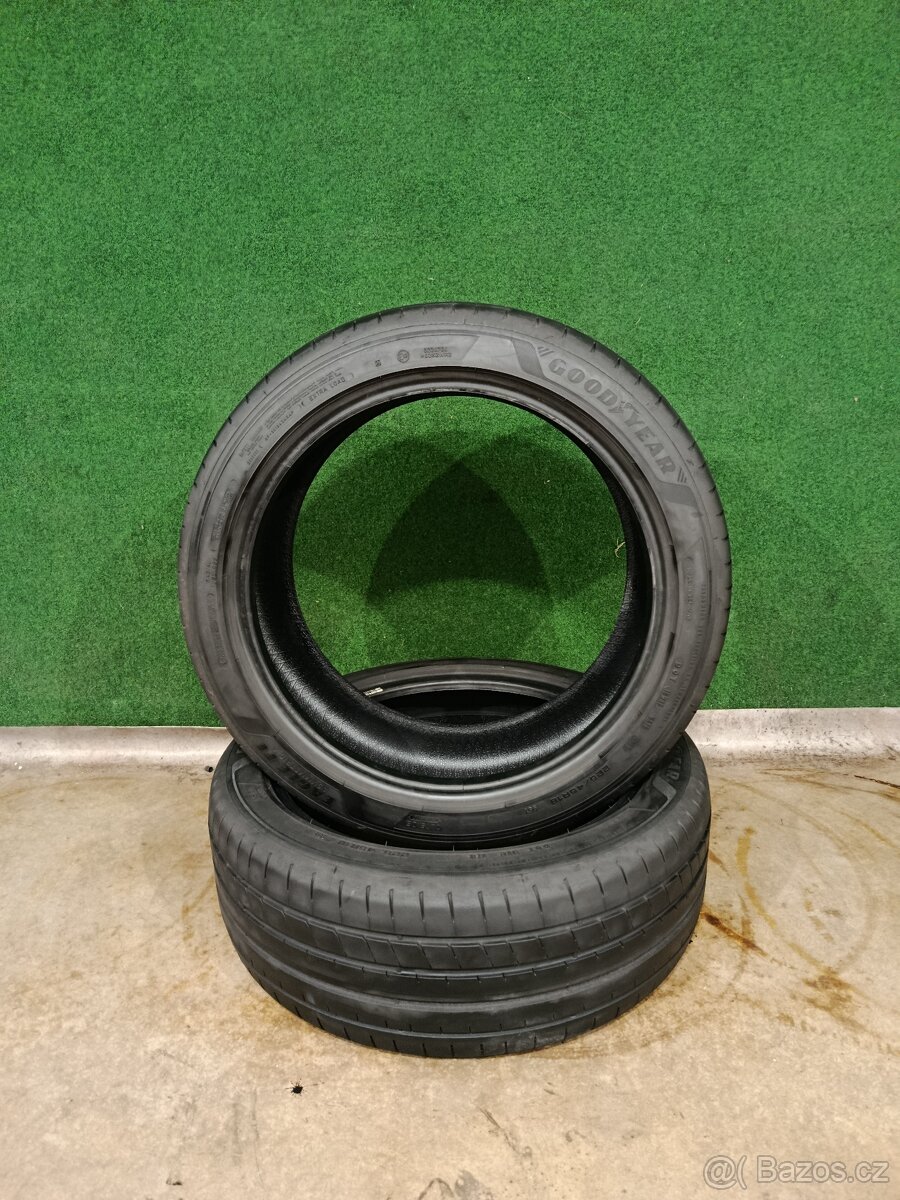 2ks letni 225/45/18 Goodyear