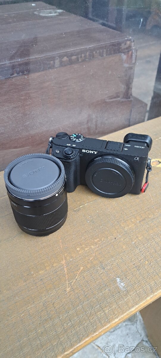 Sony a6400 + objektiv 50mm + příslušenství