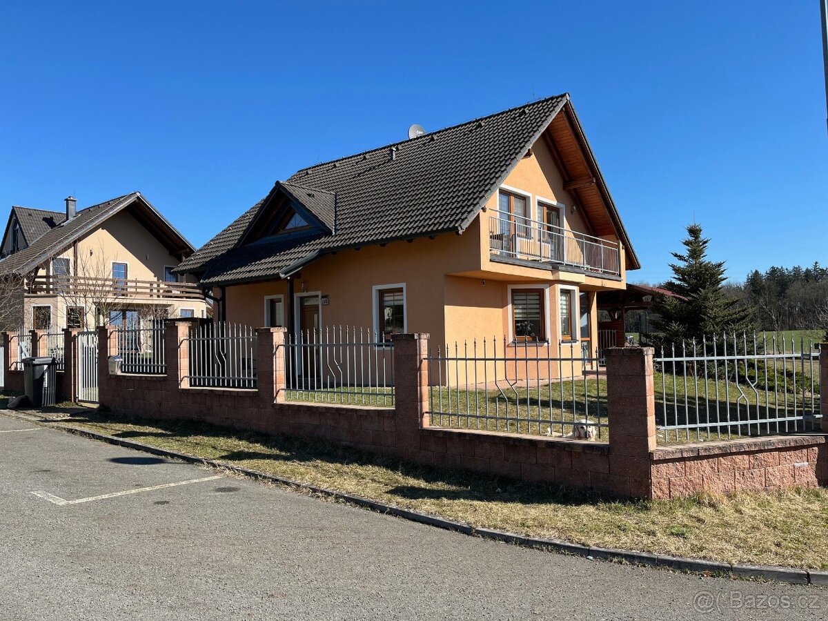 Prodej domu 4+1 Dlouhý Újezd pozemek 1099m2