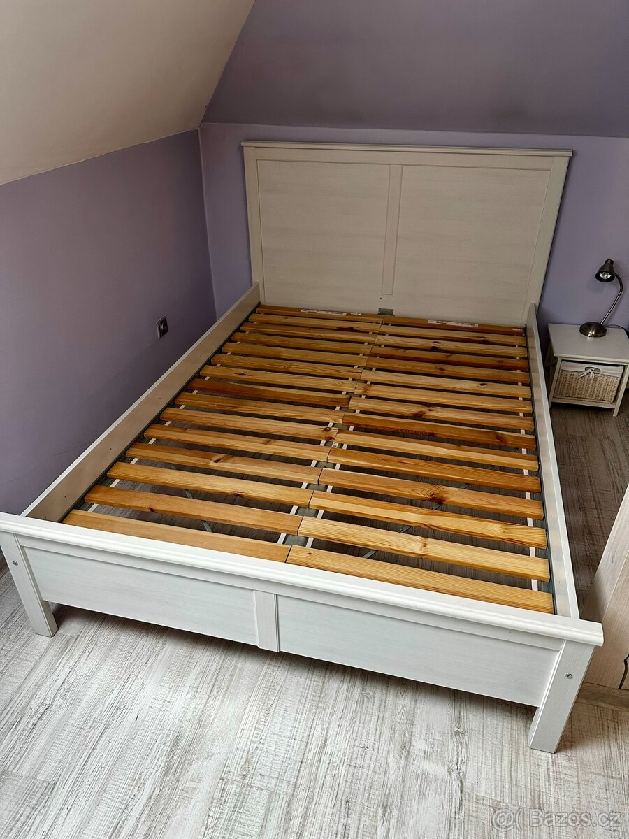 Nábytek do ložnice - postel a skříně IKEA