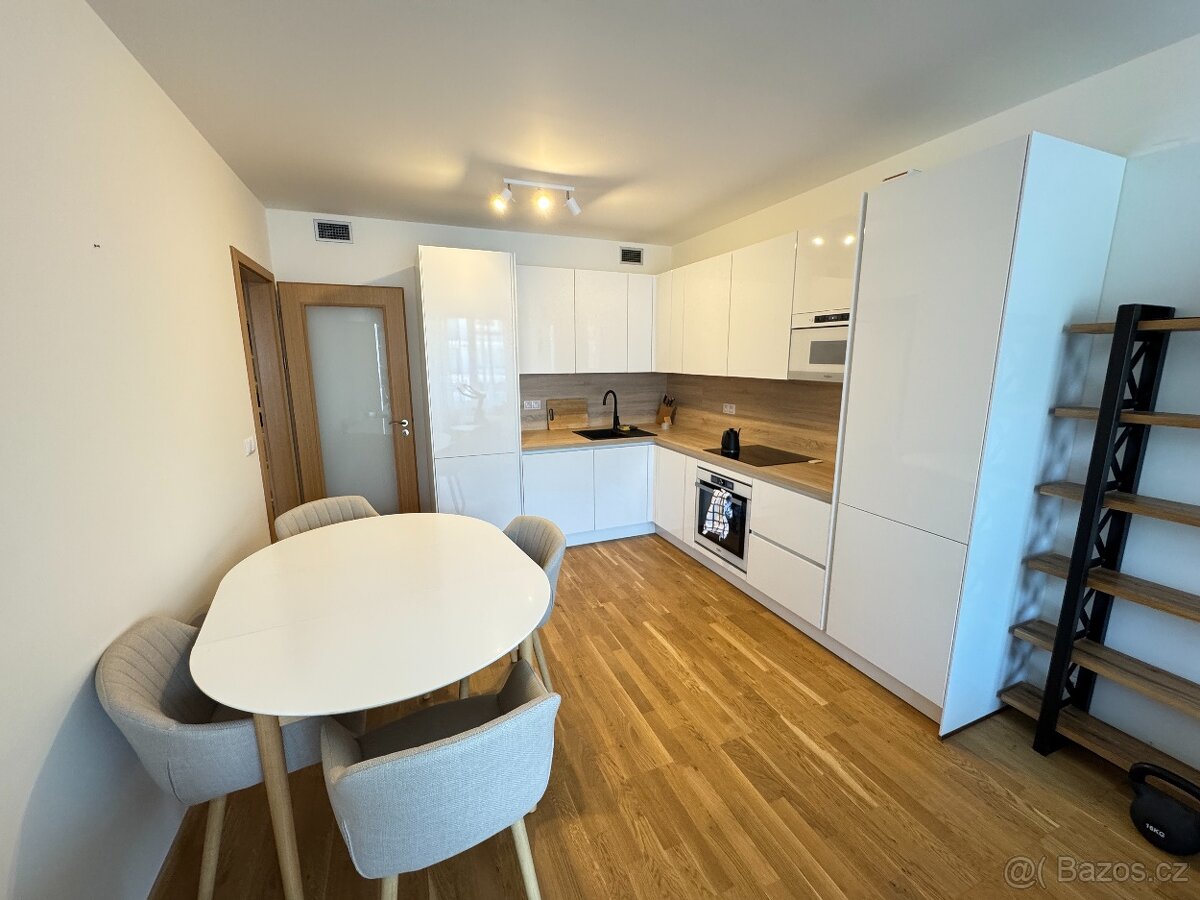 nový byt 2+kk 60m2 v ul. Smržových, Praha 9 - Vysočany
