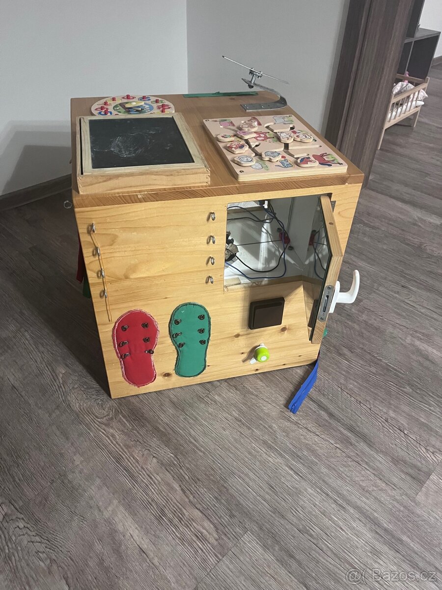 Dětská hrací bedna