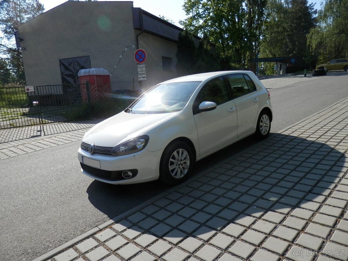 VW Golf 1.6TDi DSG, Tažné, Nové ČR, DPH