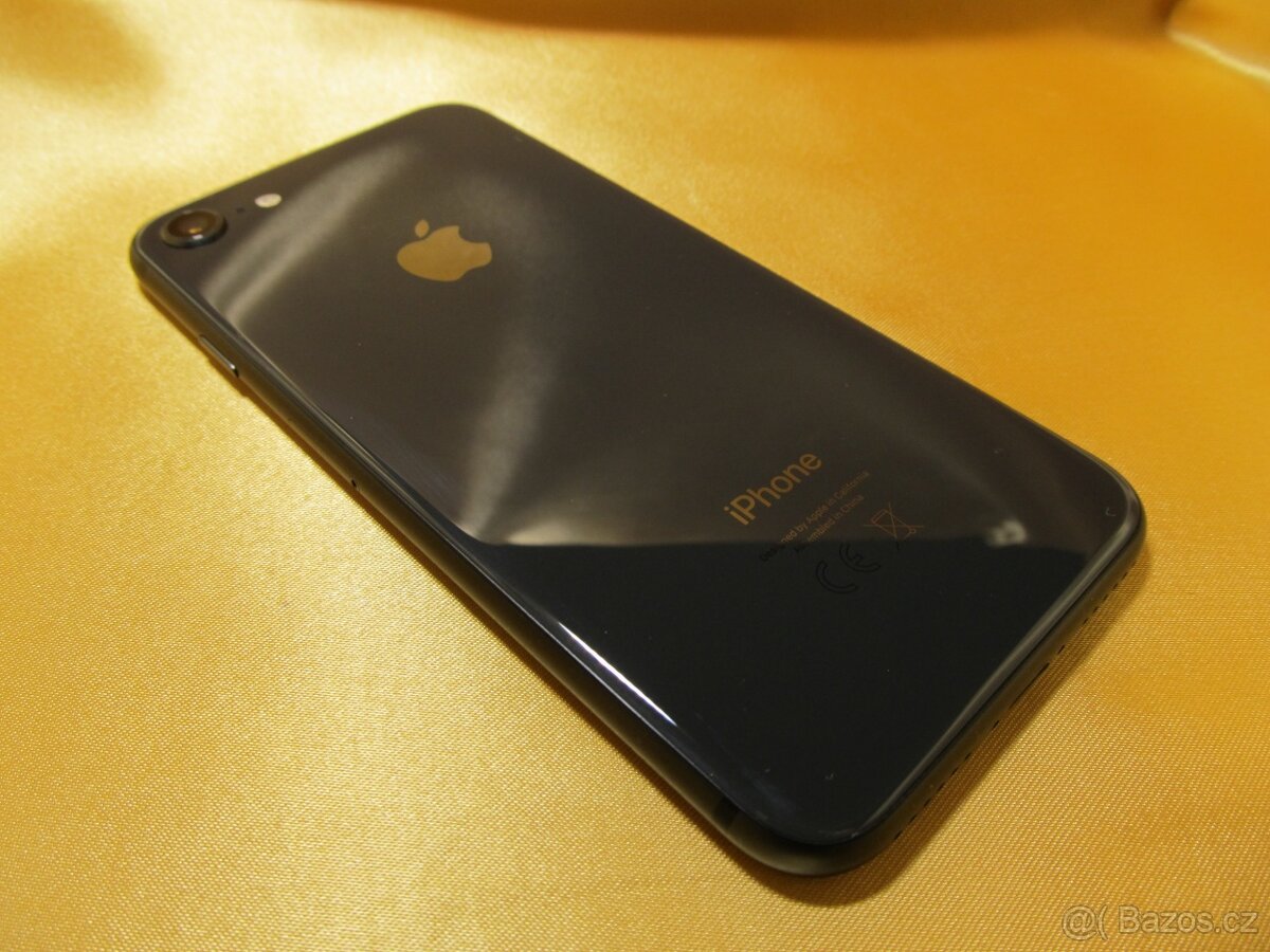 iPhone 8 Black 64GB TOP STAV ZÁRUKA