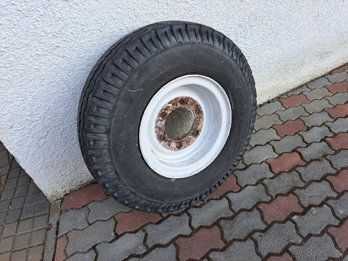 Pneu 8,25-15