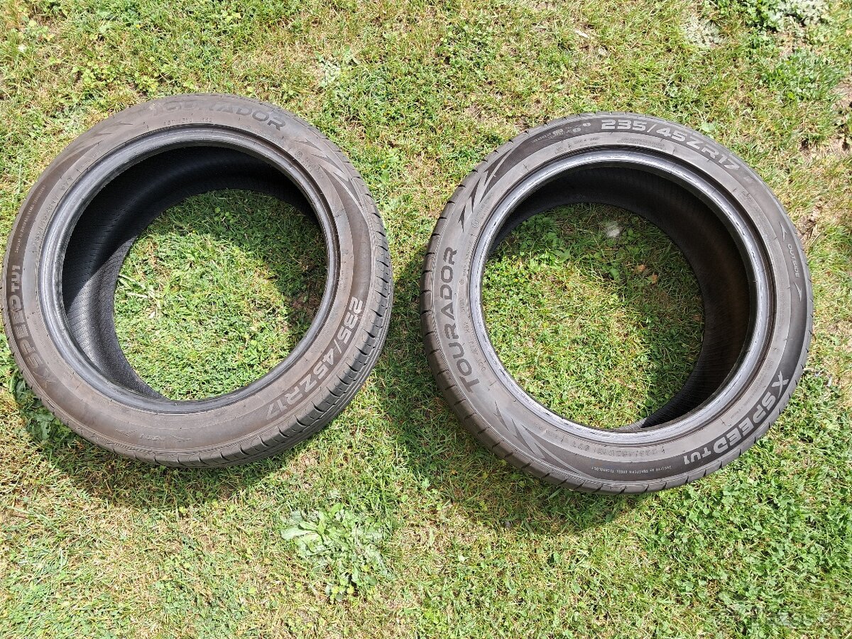 Prodám zánovní pneumatiky 235/45 R17