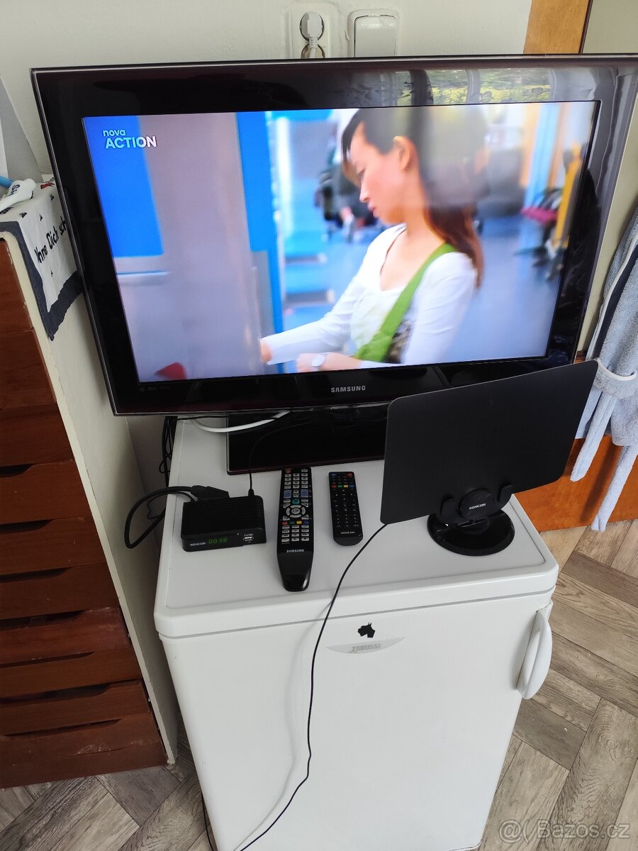 Televize Samsung s anténou a set-topboxem