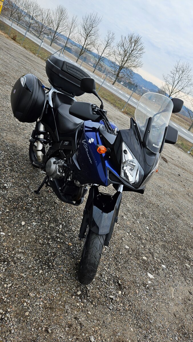 Suzuki V-Strom 1000 , plná výbava ,TOP STAV ,SERVISNÍ KNÍŽKA