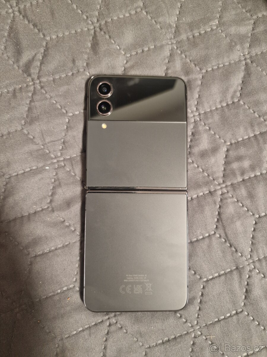 Samsung Galaxy z flip 4