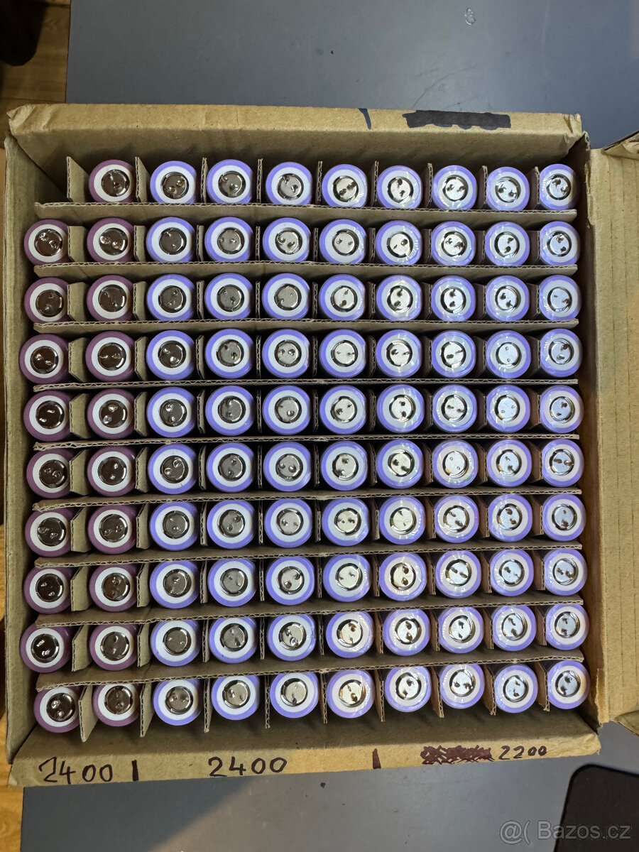 99kusů Li-Ion 18650 články baterie kapacita 2200 - 2400mAh