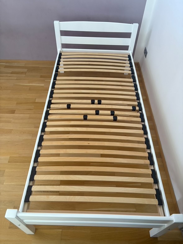 Jednolůžková postel