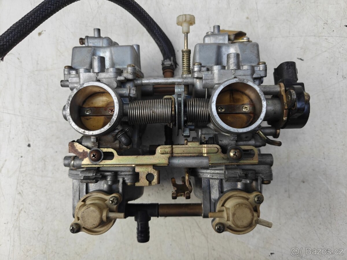 Suzuki GS 500 - karburátory - startér