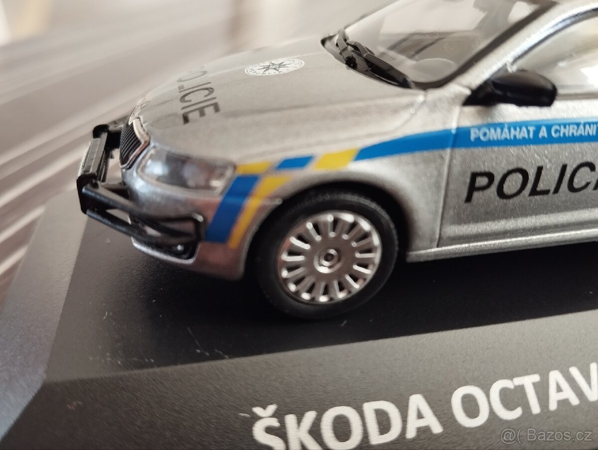 Škoda Octavia combi III policie ochranný rám 1:43 Dea
