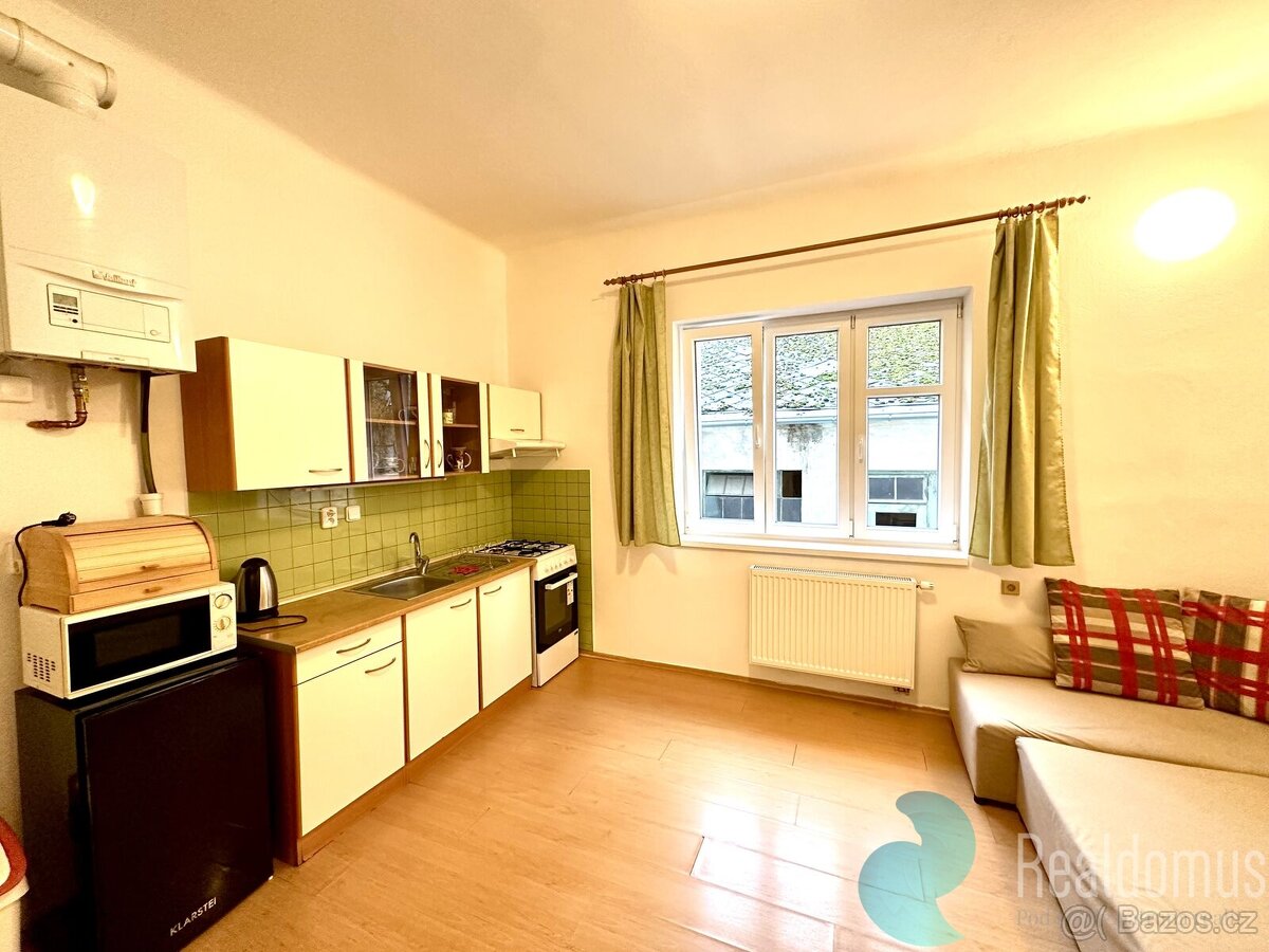 Pronájem, byt 2+kk, 70m2, Havlíčkova ulice, okres České Budě