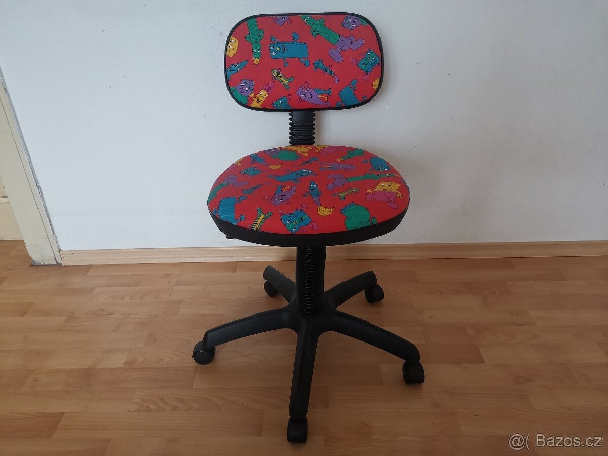 Dětská otočná židle