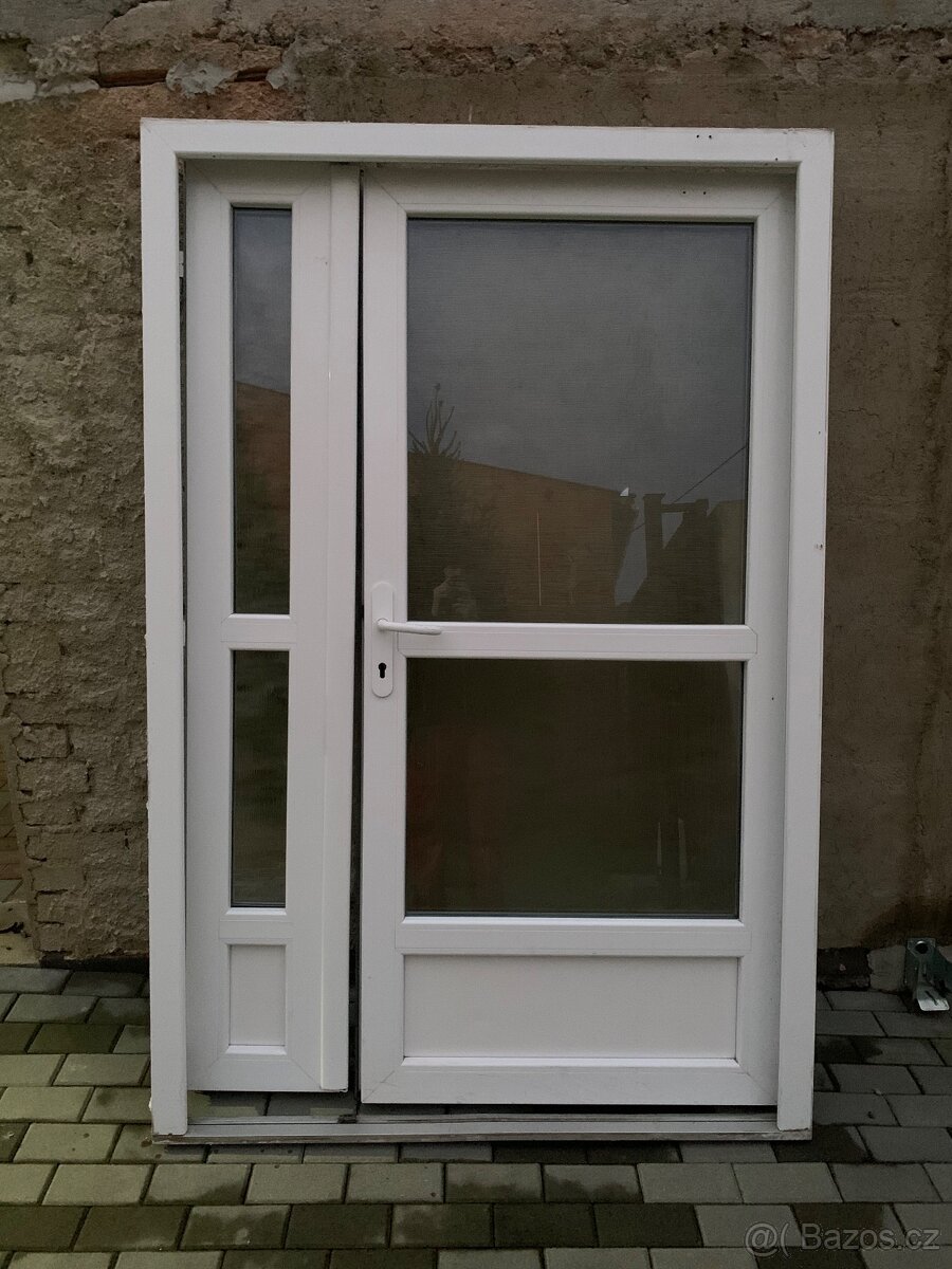 Plastové dveře 140x210