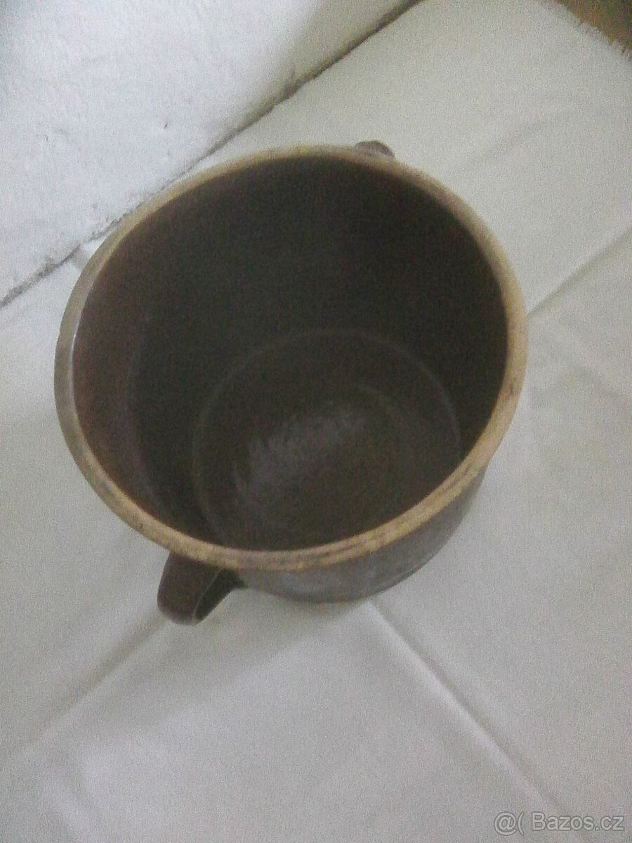 kameninová nádoba