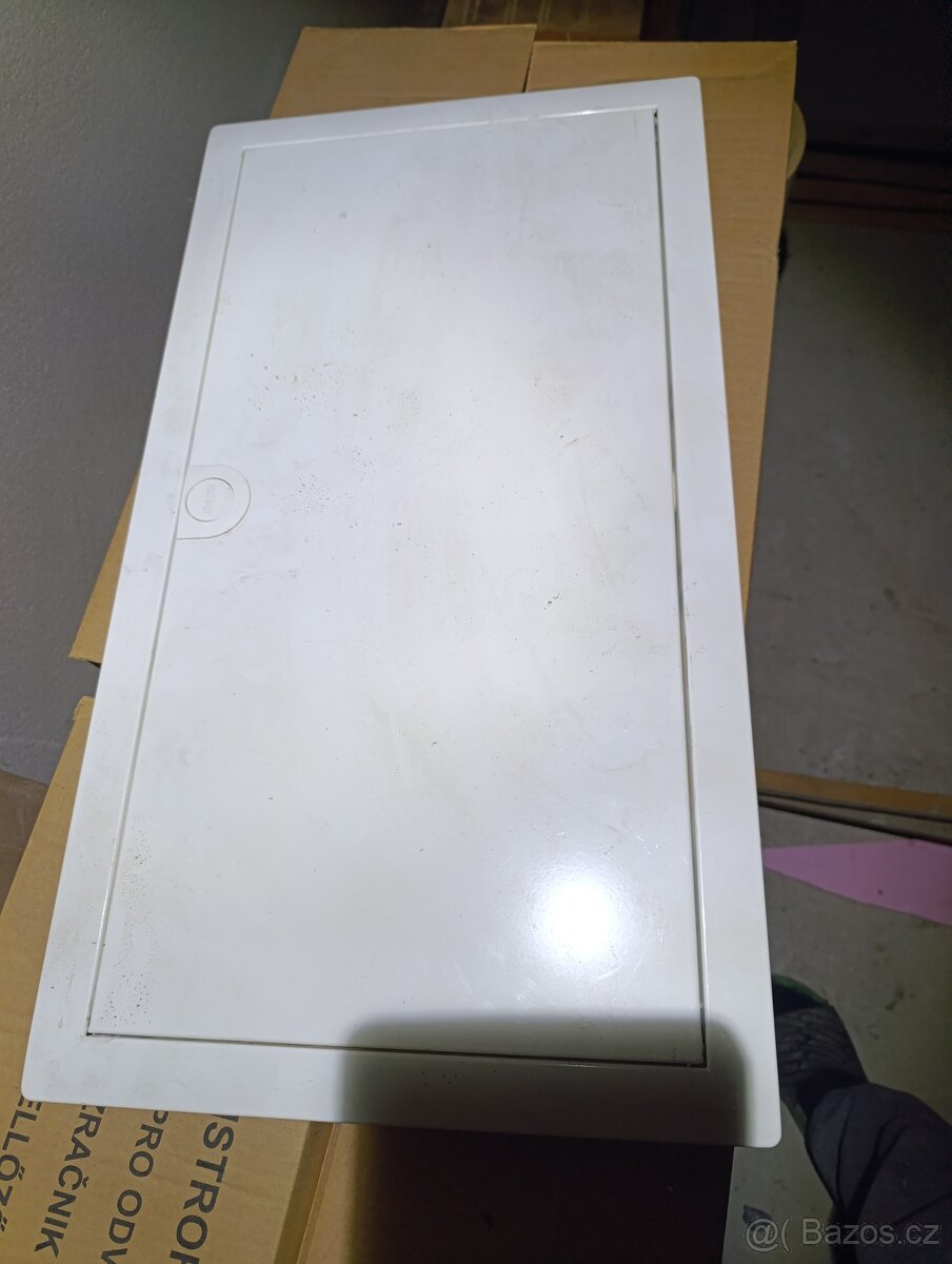 Kryt rozvaděče Hager