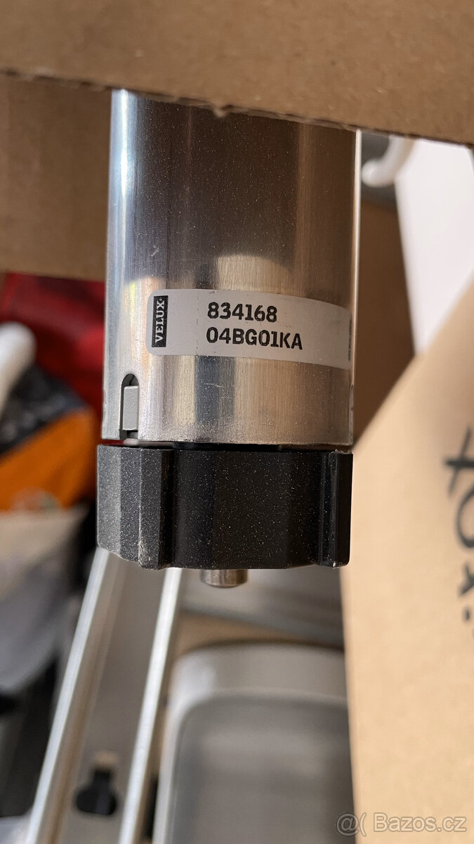 VELUX motory do venkovních rolet
