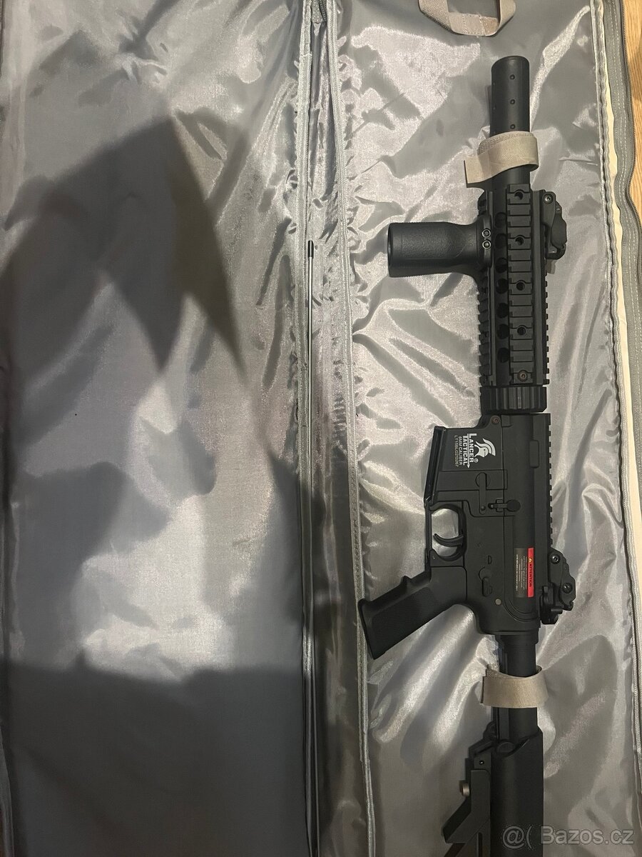 Prodám airsoftovou zbraň