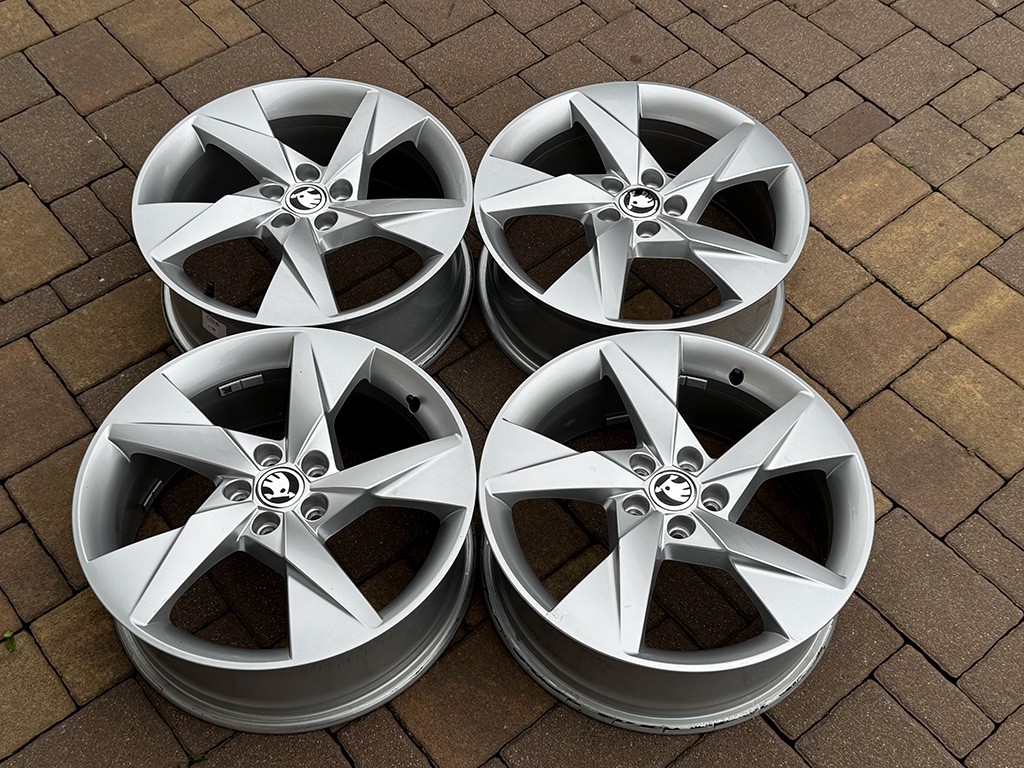 17" 5x100 ŠKODA SCALA KAMIQ – VOLANS