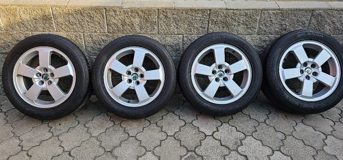Originál alu Škoda O1 5x100 205/55 R16 - 7,5mm letní pneu