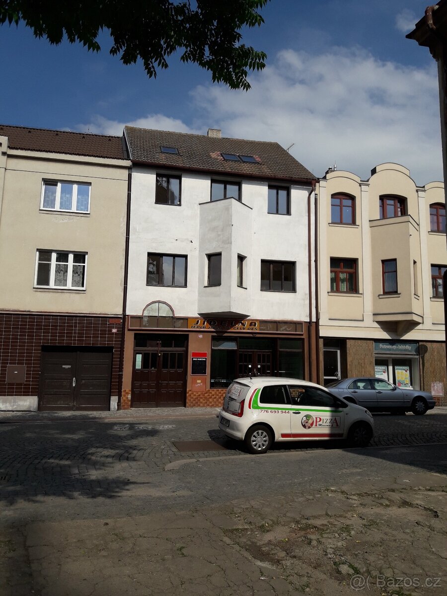 Pronájem bytu 2kk, balkón + parkování - Pečky centrum