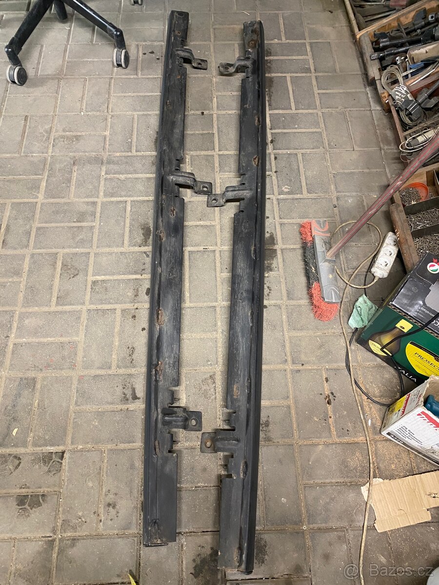 Jeep Wrangler 2013 Rubicon Rock sliders
