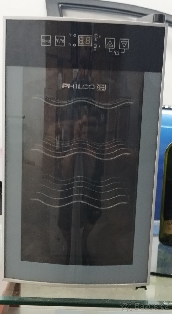 Vinotéka Philco + pět lahví vína zdarma