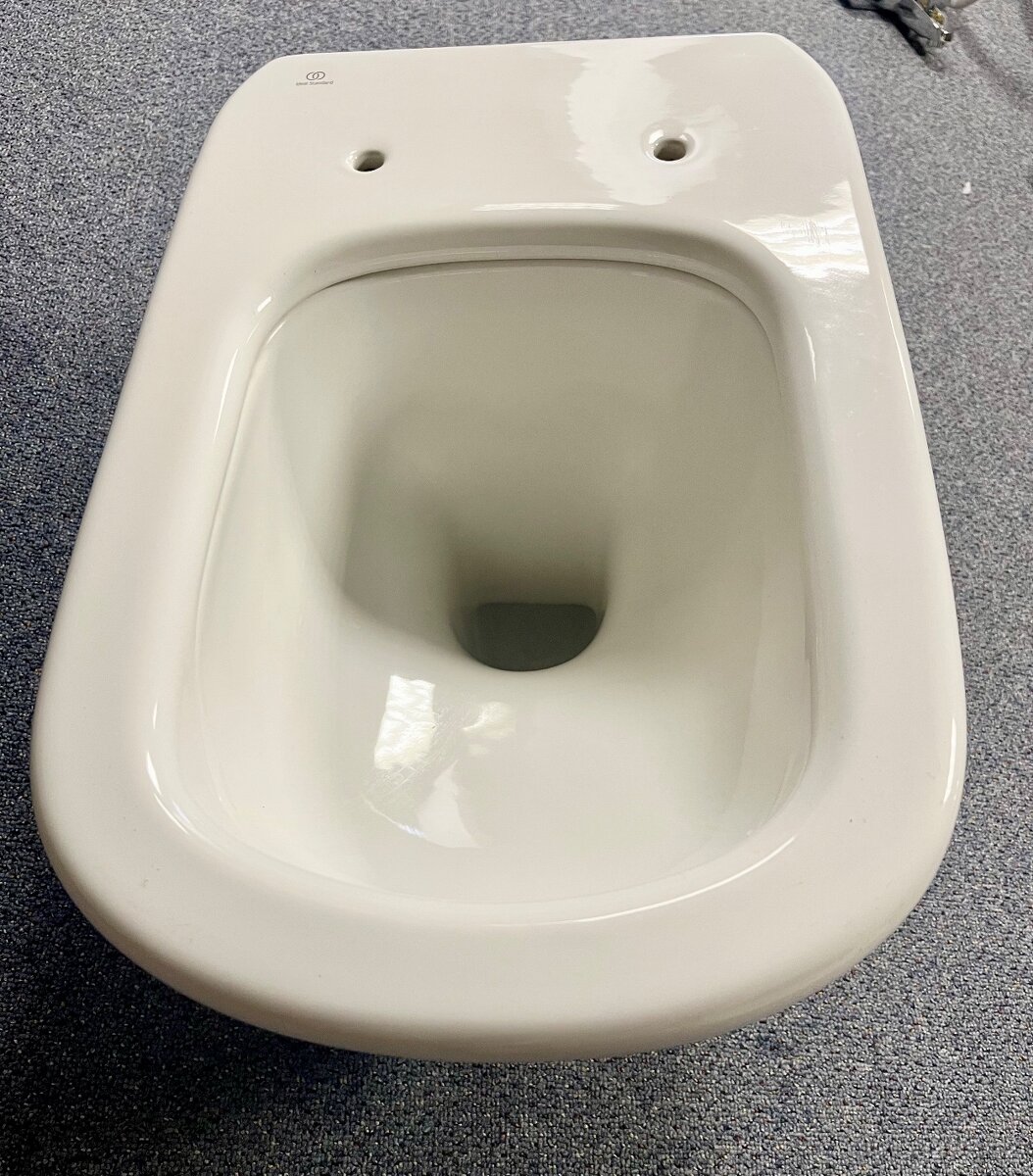 WC závěsné Ideal Standard se sedátkem