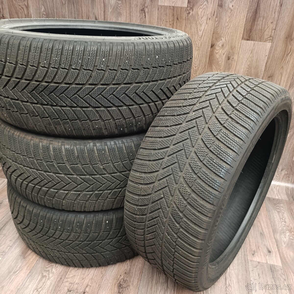285/40 R22 110W Bridgestone Blizzak LM005