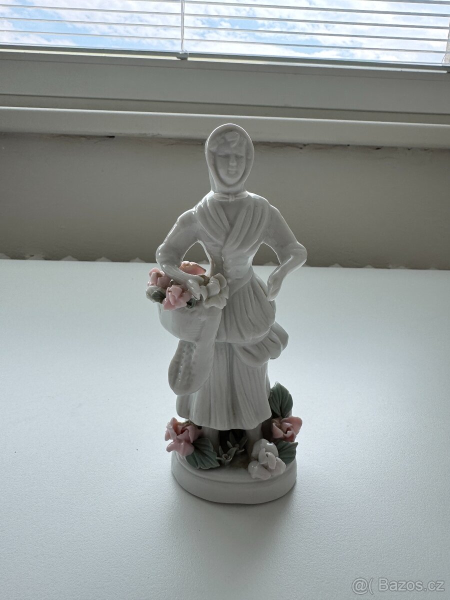 Porcelánová soška