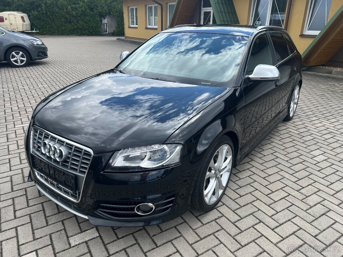 Audi S3 SPORTBACK 2.0TFSI QUATTRO 265k manuál