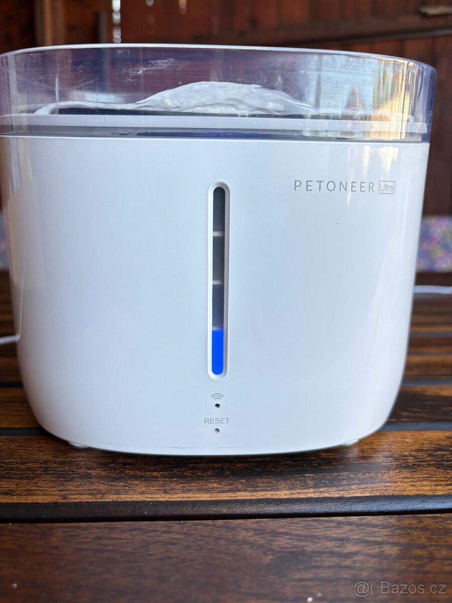 Inteligentní pitítko Petoneer Fresco Ultra bílá