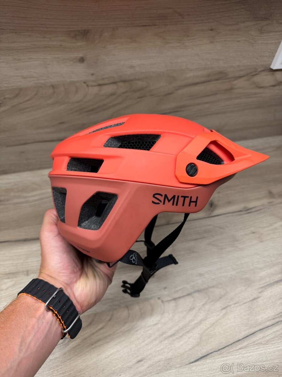 Helma na kolo Smith Engage 2