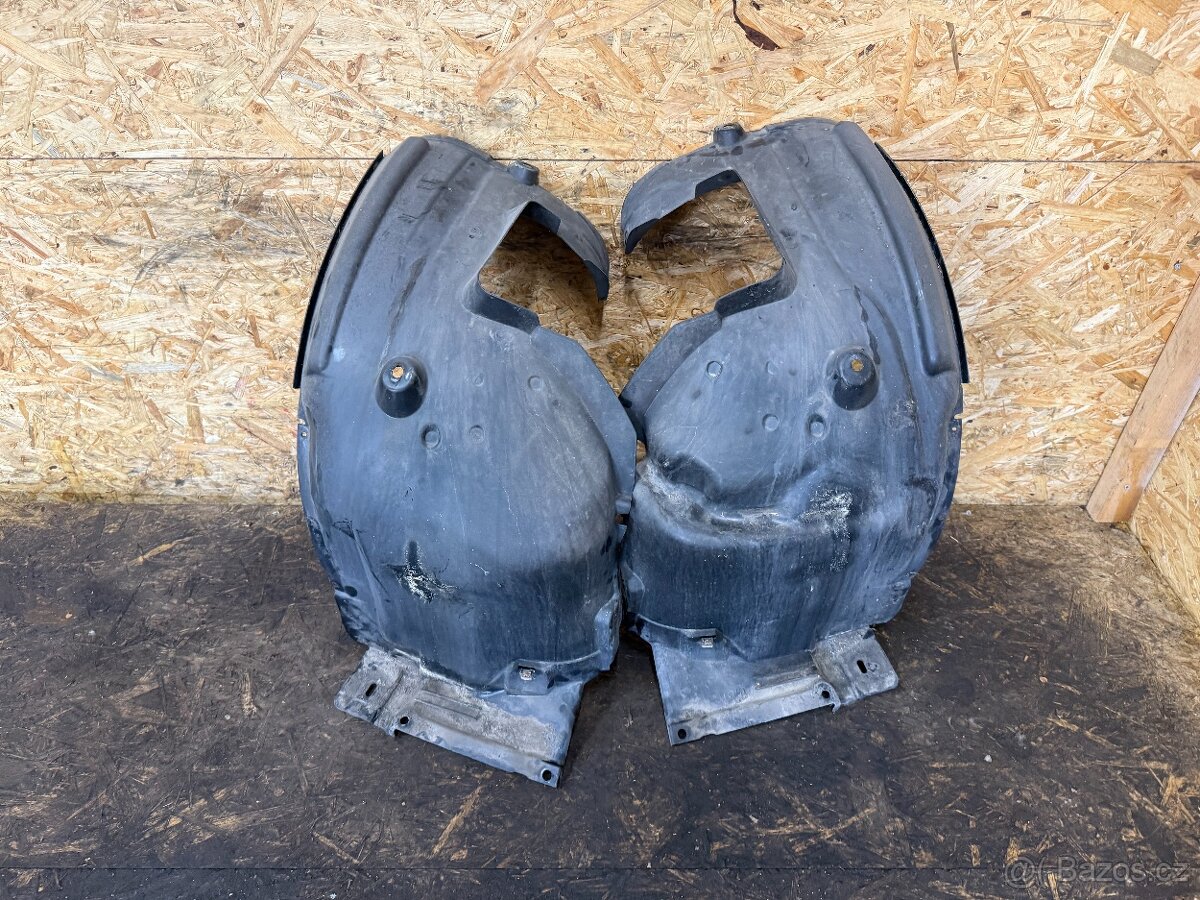 PŘEDNÍ PODBĚHOVÉ PLASTY BMW E90/91