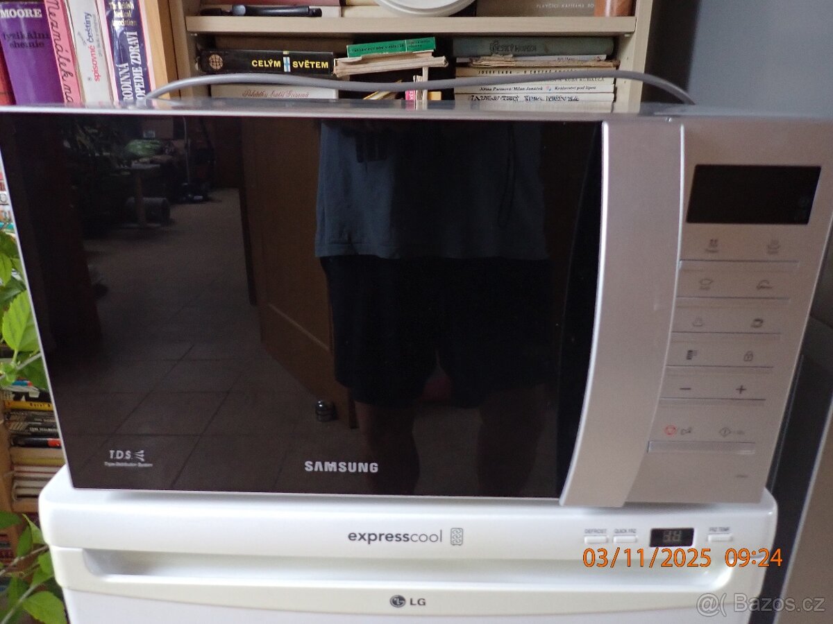 Mikrovlnou troubu Samsung