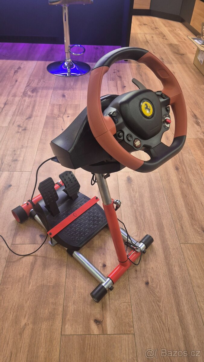 Volant Thrustmaster Ferrari 458 Spider pro Xbox