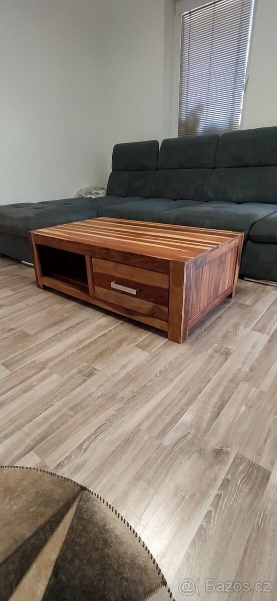 Konferenční stůl masiv