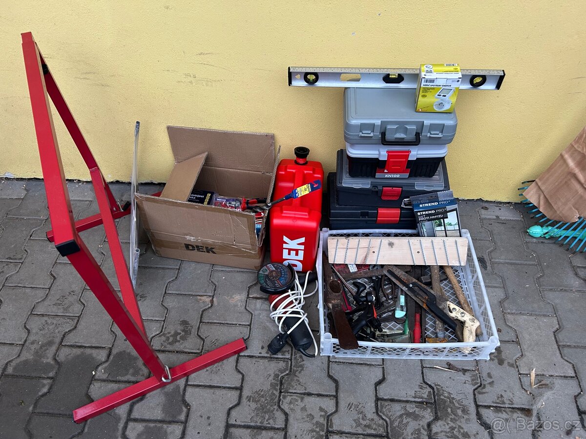 Nářadí, vybavení dílny atd