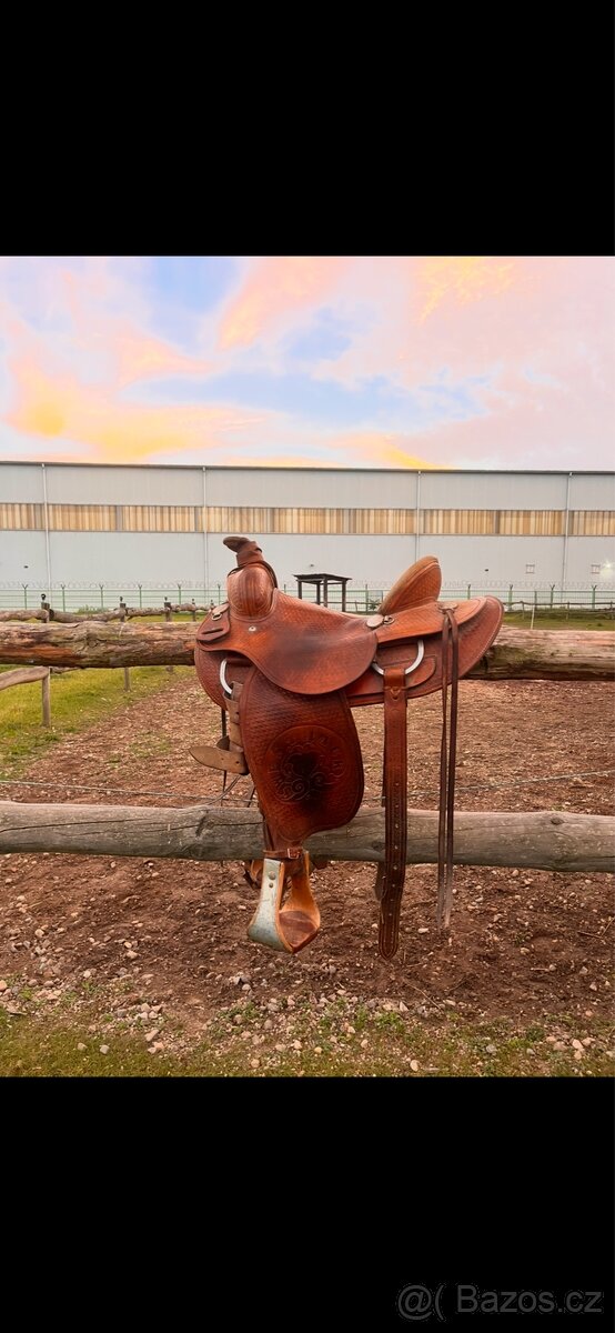 westernové sedlo