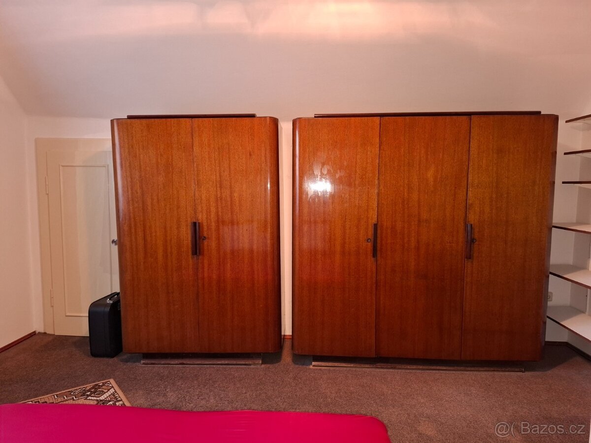 Šatní skříně - 50.léta